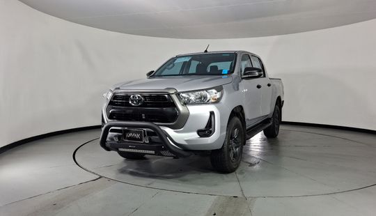 Toyota • Hilux