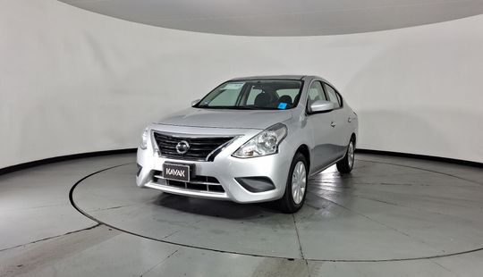 Nissan • Versa