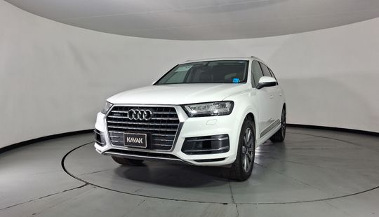 Audi • Q7