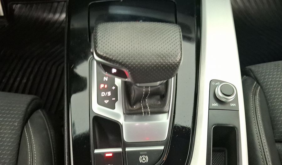 Audi A4 2.0 MHEV 40 TFSI S LINE DCT Sedan 2022