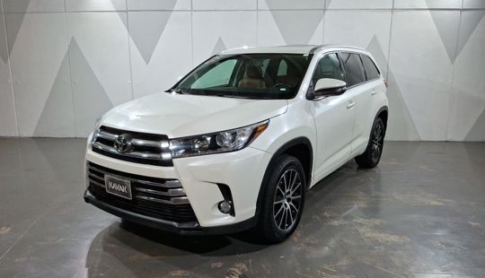 Toyota • Highlander