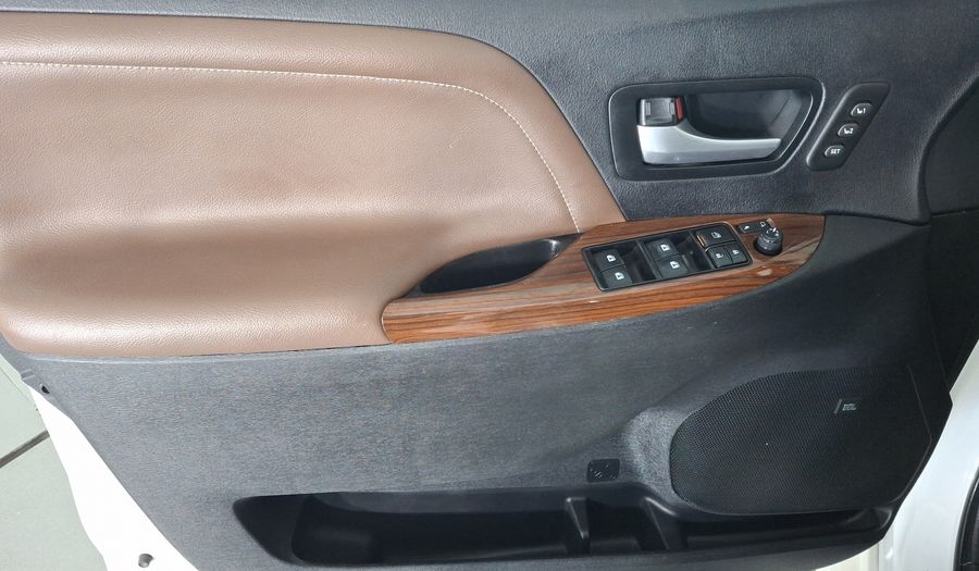 Toyota Sienna 3.5 LIMITED AT Minivan 2018