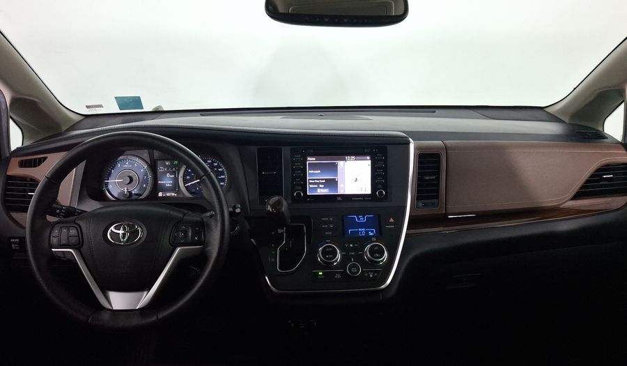 Toyota Sienna 3.5 LIMITED AT Minivan 2018
