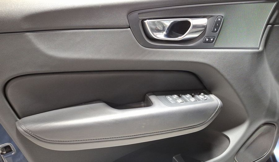 Volvo Xc60 2.0 B5 MHEV PLUS AUTO AWD Suv 2023