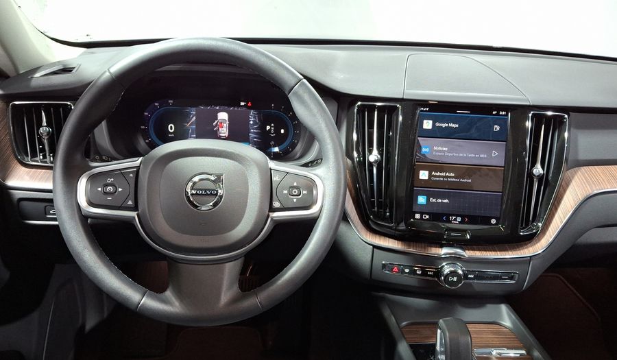 Volvo Xc60 2.0 B5 MHEV PLUS AUTO AWD Suv 2023