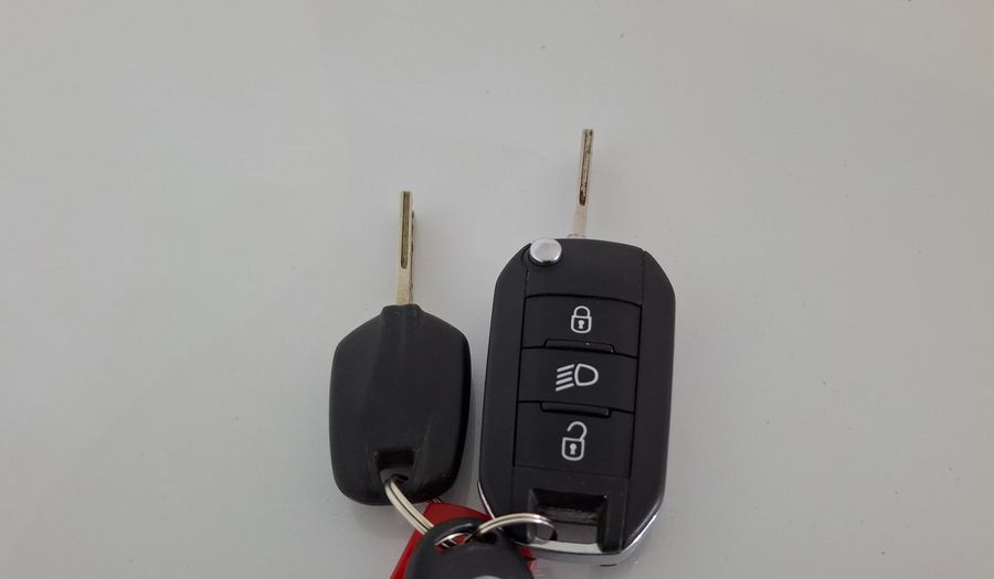 Peugeot 208 1.2 PURETECH 75 HP ACTIVE PACK Hatchback 2021