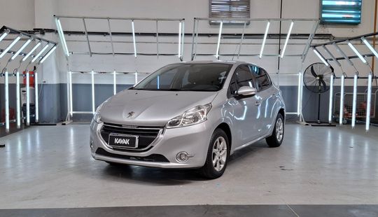 Peugeot • 208