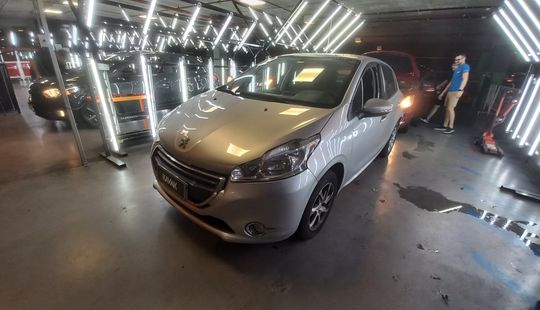 Peugeot • 208