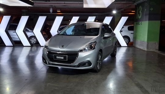 Peugeot • 208