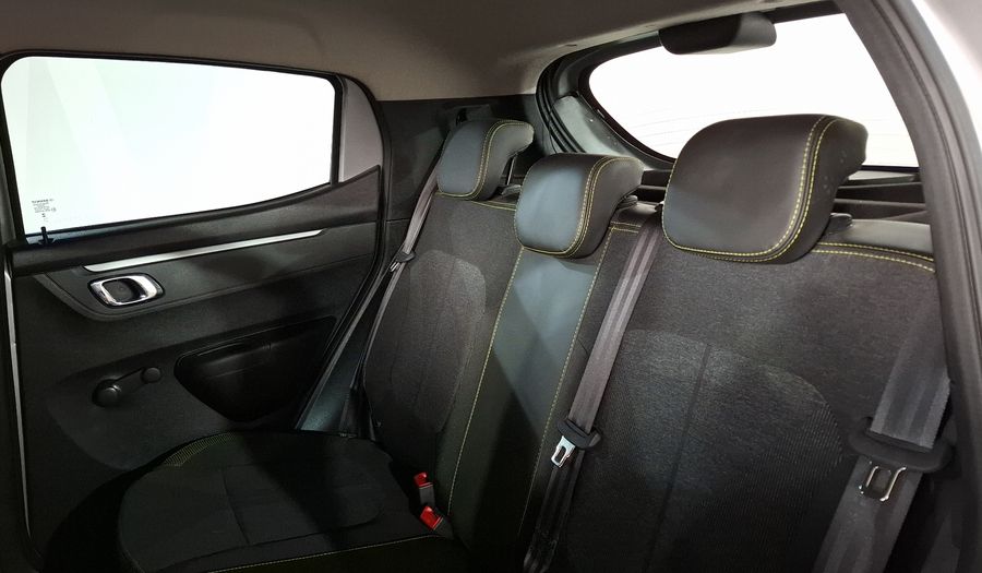 Renault Kwid 1.0 OUTSIDER Hatchback 2025