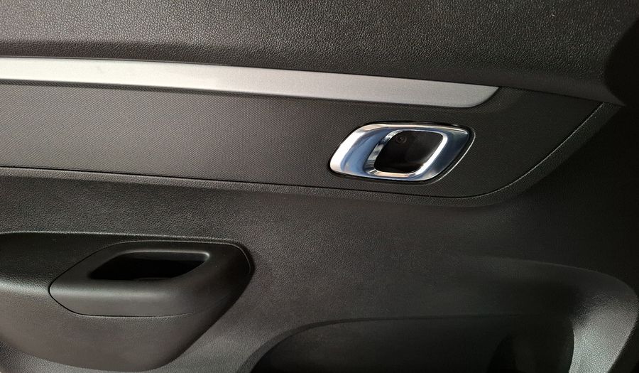 Renault Kwid 1.0 OUTSIDER Hatchback 2025