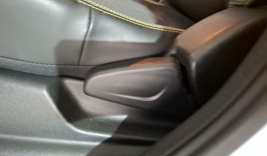 Renault Kwid 1.0 OUTSIDER Hatchback 2025