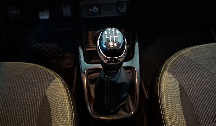 Renault Kwid 1.0 OUTSIDER Hatchback 2025