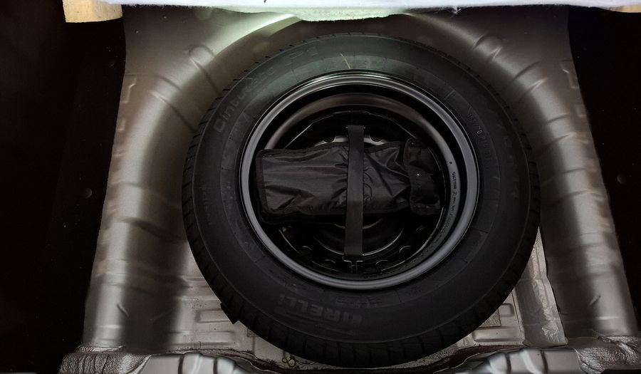 Renault Kwid 1.0 OUTSIDER Hatchback 2025