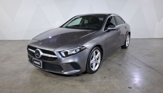 Mercedes Benz • Clase A