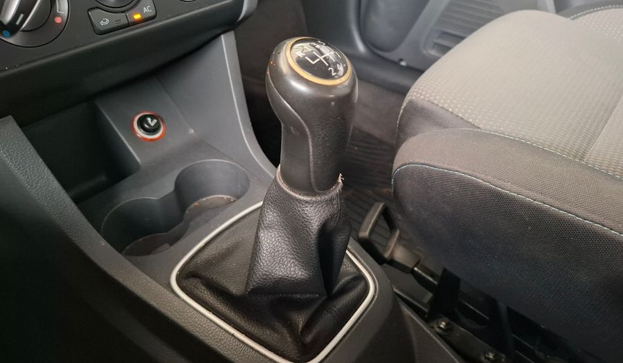 Volkswagen Suran 1.6 COMFORTLINE MT Minivan 2012