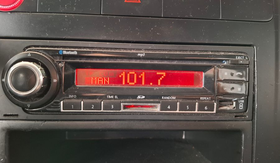 Volkswagen Suran 1.6 COMFORTLINE MT Minivan 2012