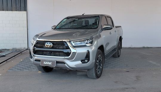 Toyota • Hilux
