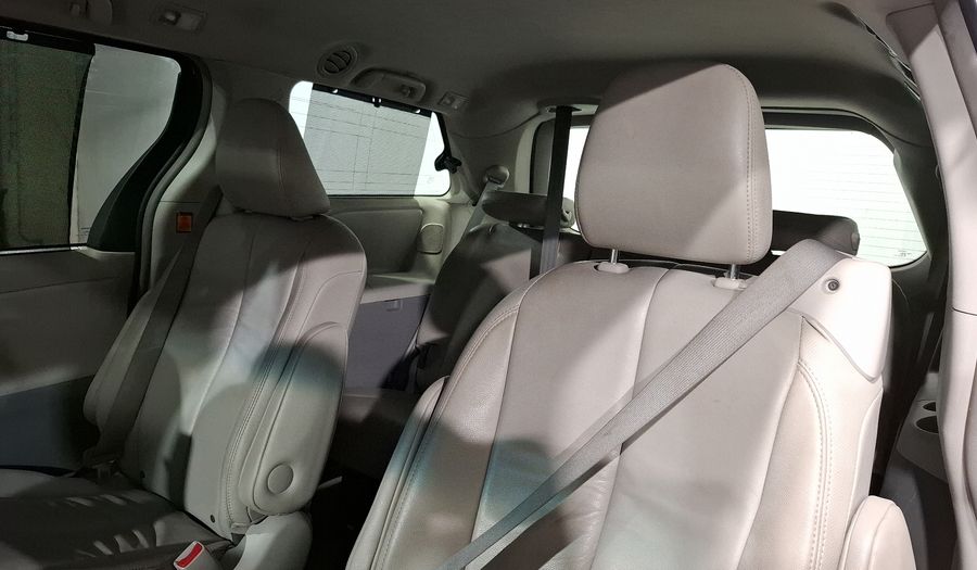 Toyota Sienna 3.5 XLE PIEL AT Minivan 2012