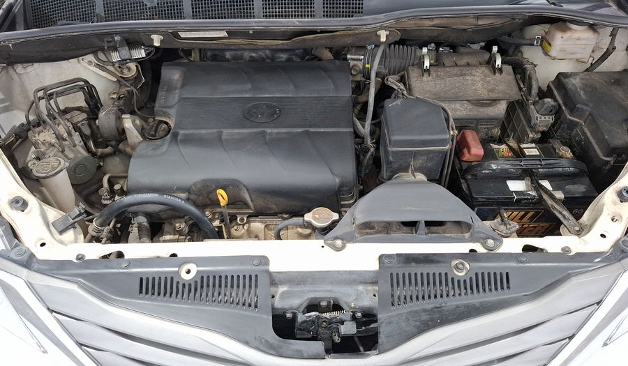 Toyota Sienna 3.5 XLE PIEL AT Minivan 2012