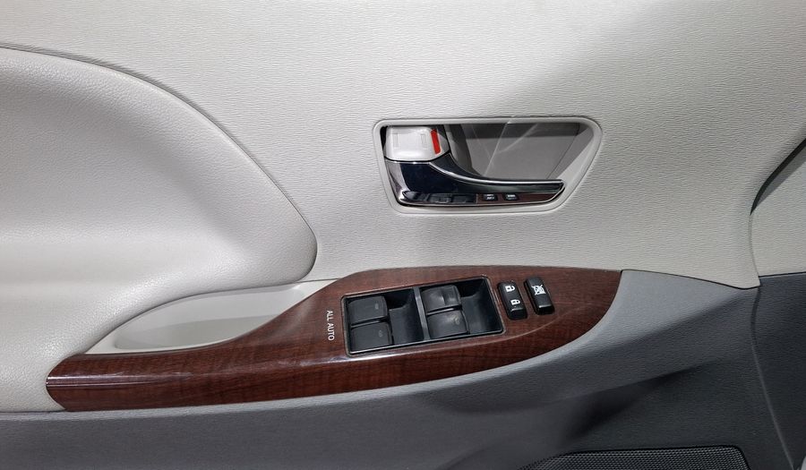 Toyota Sienna 3.5 XLE PIEL AT Minivan 2012