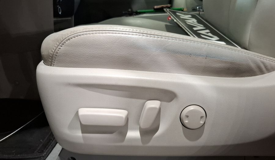 Toyota Sienna 3.5 XLE PIEL AT Minivan 2012