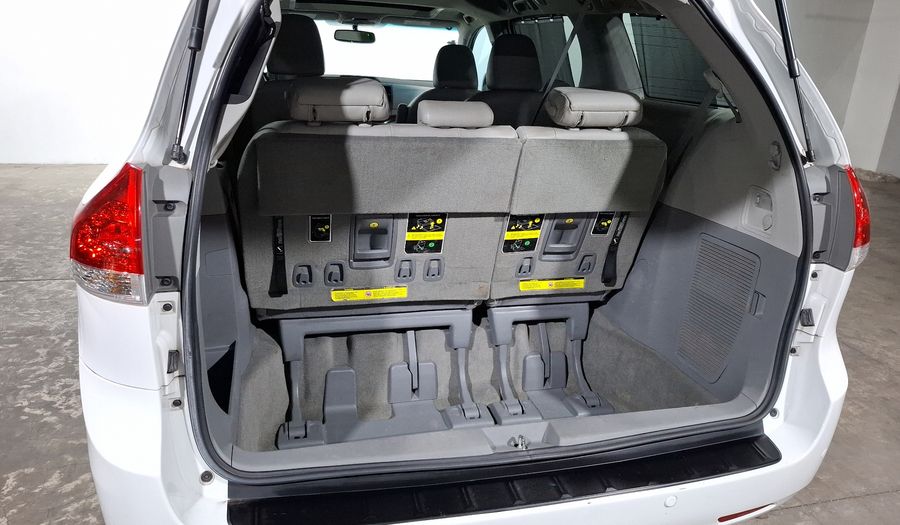 Toyota Sienna 3.5 XLE PIEL AT Minivan 2012