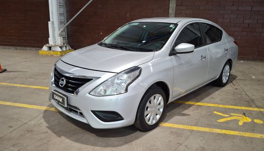 Nissan • Versa