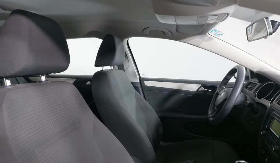 Volkswagen Jetta 2.5 TRENDLINE TIPTRONIC Sedan 2015