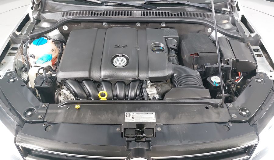 Volkswagen Jetta 2.5 TRENDLINE TIPTRONIC Sedan 2015