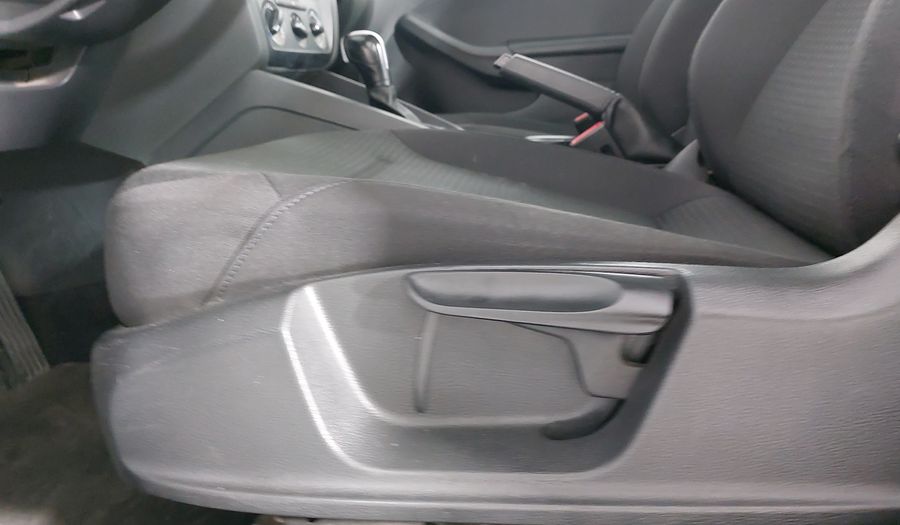 Volkswagen Jetta 2.5 TRENDLINE TIPTRONIC Sedan 2015