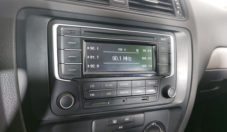 Volkswagen Jetta 2.5 TRENDLINE TIPTRONIC Sedan 2015