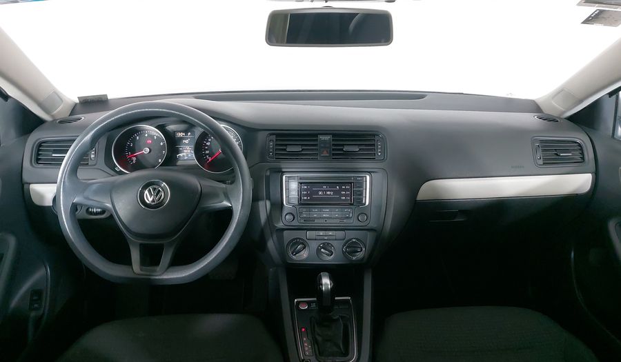 Volkswagen Jetta 2.5 TRENDLINE TIPTRONIC Sedan 2015