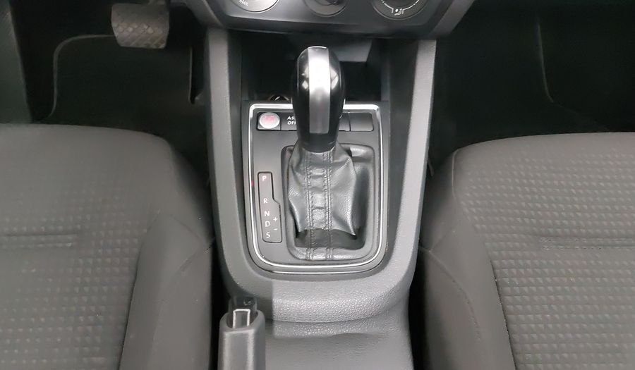 Volkswagen Jetta 2.5 TRENDLINE TIPTRONIC Sedan 2015