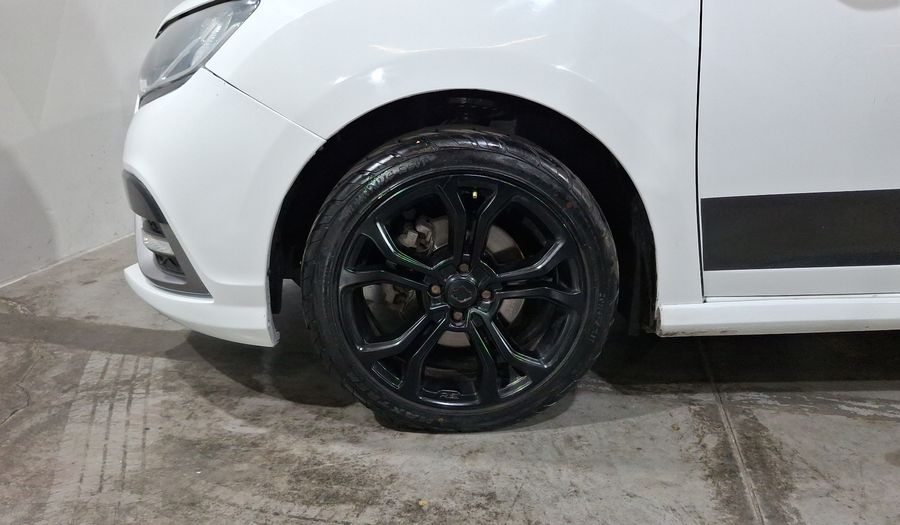 Renault Sandero 2.0 RS MT Hatchback 2017