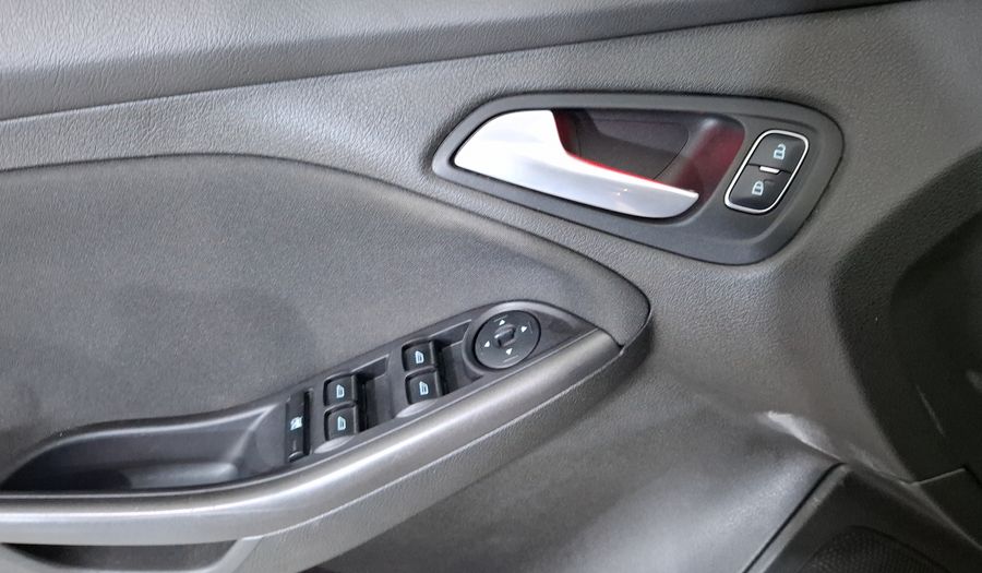 Ford Focus 2.0 SE LUXURY AT Sedan 2016