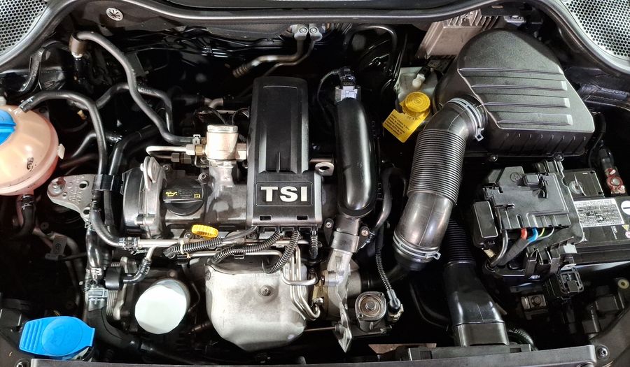 Volkswagen Polo 1.2 HIGHLINE MT Hatchback 2013