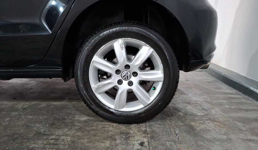 Volkswagen Polo 1.2 HIGHLINE MT Hatchback 2013