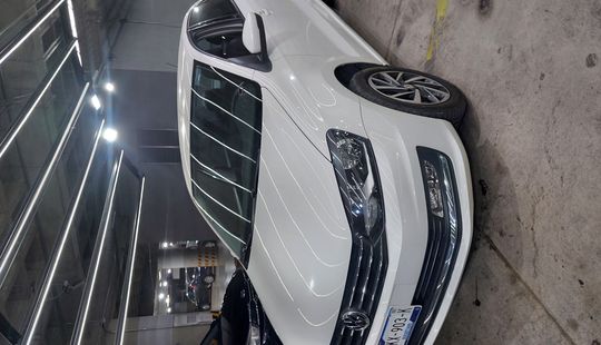 Volkswagen • Vento