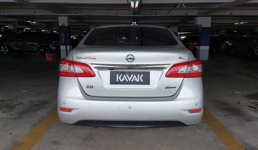 Nissan Sentra 2.0 SL CVT Sedan 2016