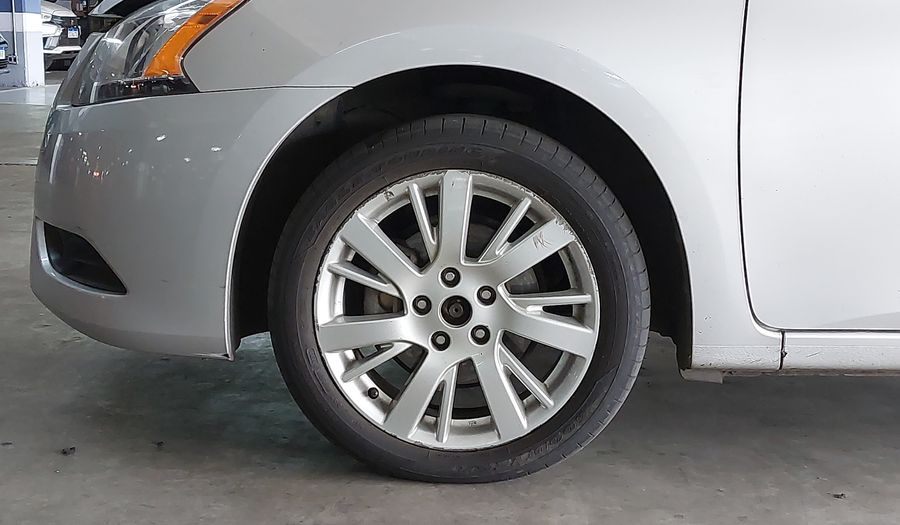 Nissan Sentra 2.0 SL CVT Sedan 2016