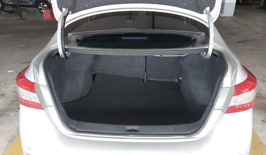 Nissan Sentra 2.0 SL CVT Sedan 2016