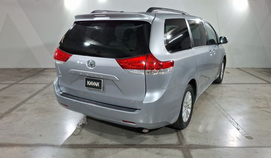 Toyota Sienna 3.5 XLE PIEL AT Minivan 2014