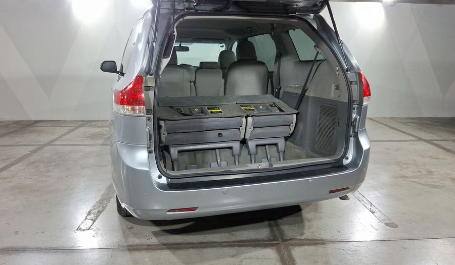 Toyota Sienna 3.5 XLE PIEL AT Minivan 2014