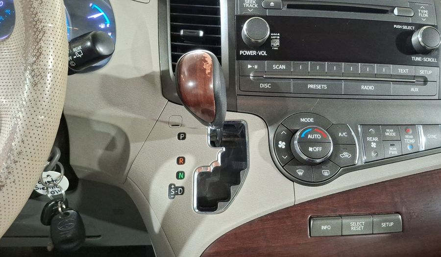 Toyota Sienna 3.5 XLE PIEL AT Minivan 2014