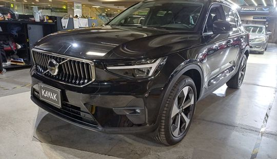 Volvo • XC40