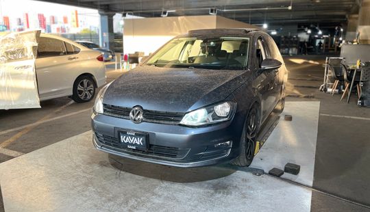 Volkswagen • Golf