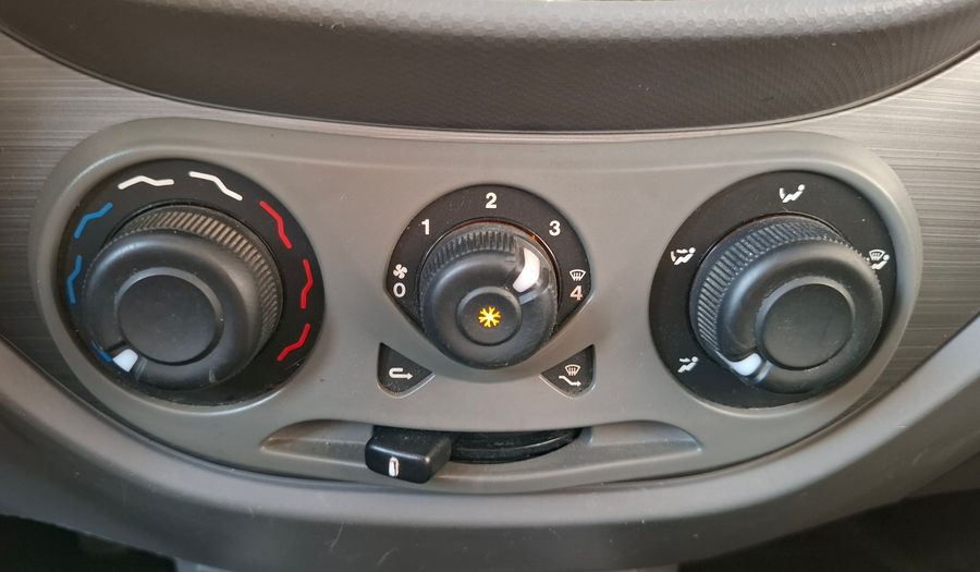 Fiat Grand Siena 1.6 16V ESSENCE Sedan 2013