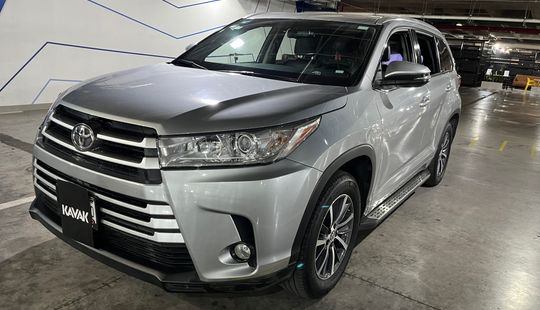 Toyota • Highlander