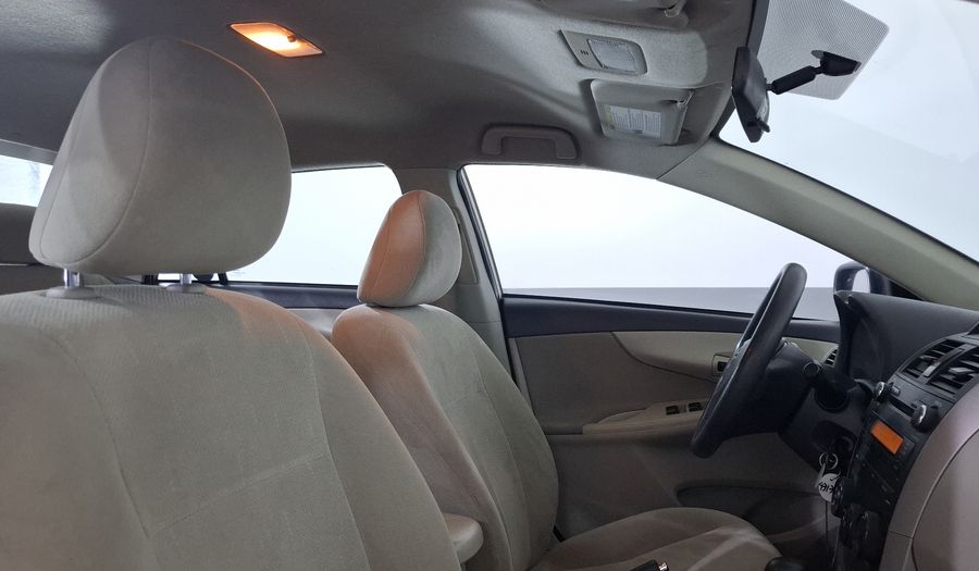 Toyota Corolla 1.8 LE AT Sedan 2013